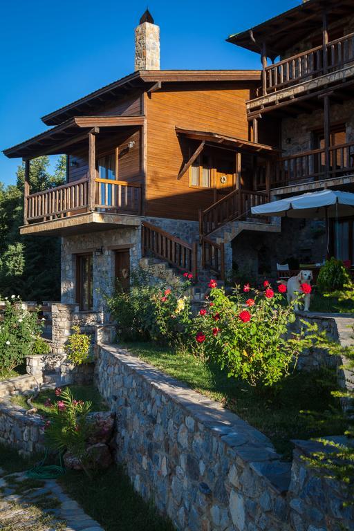 Efharis Filoxenon Apartment Фенеос Екстериор снимка