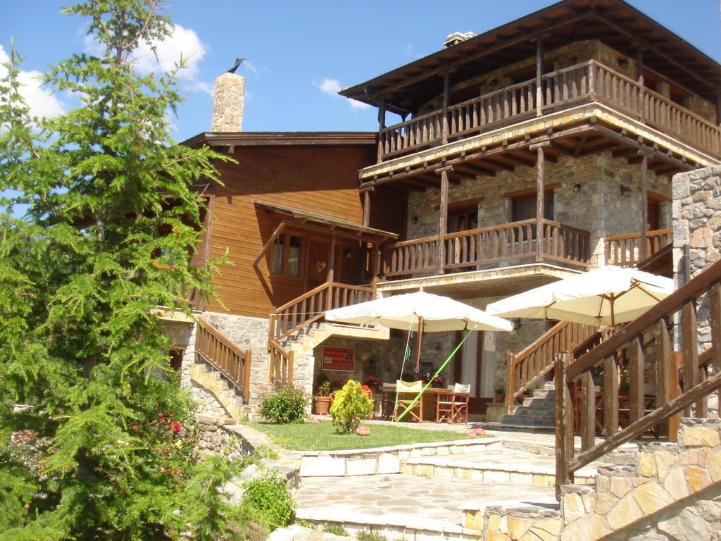 Efharis Filoxenon Apartment Фенеос Стая снимка