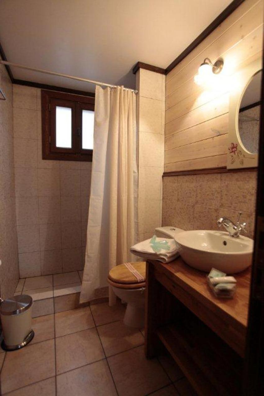 Efharis Filoxenon Apartment Фенеос Екстериор снимка