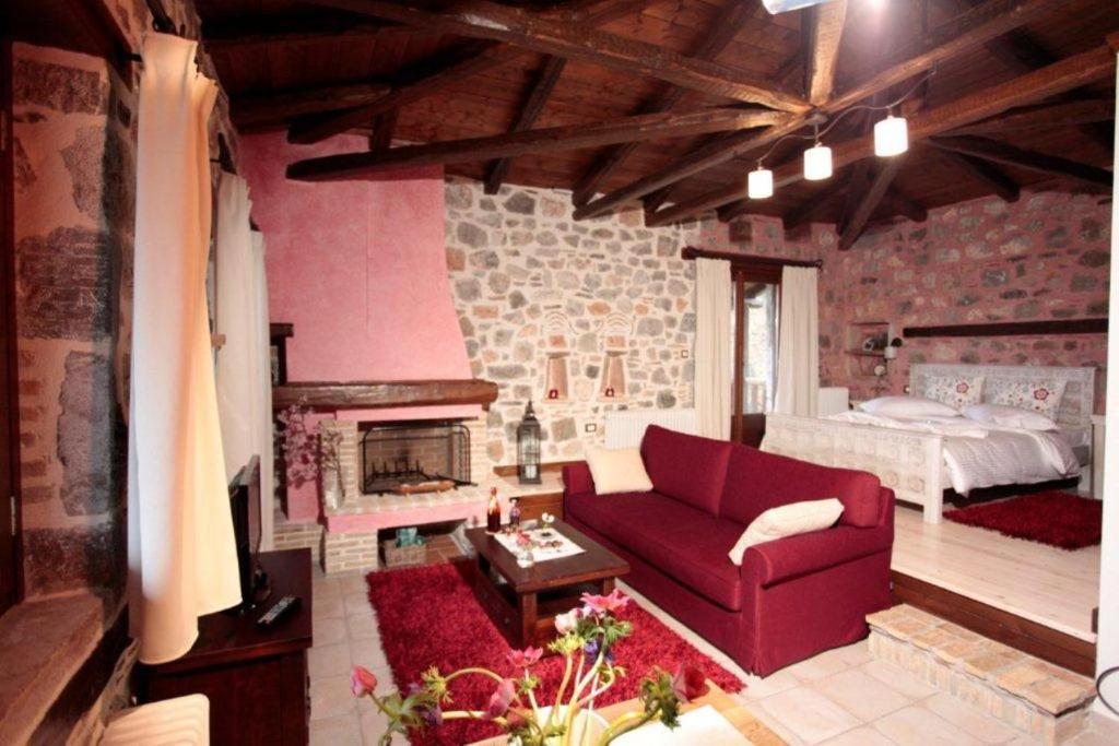 Efharis Filoxenon Apartment Фенеос Стая снимка