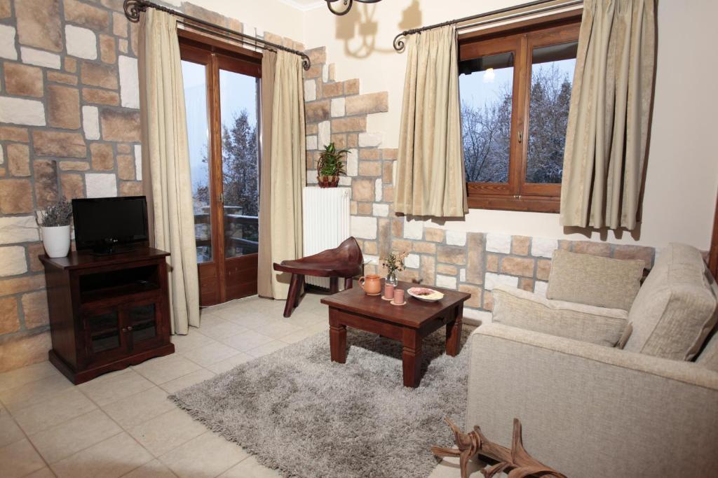 Efharis Filoxenon Apartment Фенеос Стая снимка